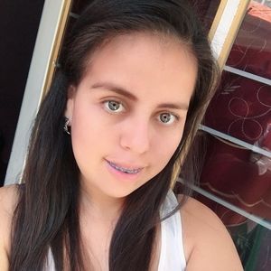 Meet your Posher, Deyanira